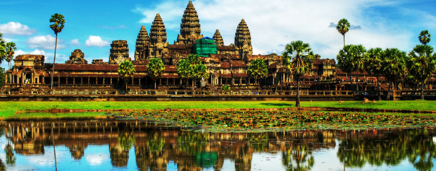 Cấm du khách ăn mặc hở hang vào Angkor Wat