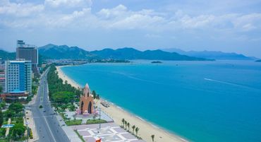 Larger image ve dep bai bien tran phu nha trang